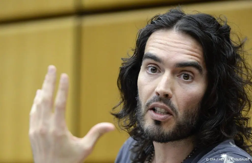 britse politie onderzoekt meerdere meldingen over russell brand1695659117