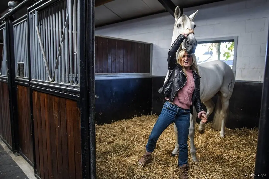 britt dekker plaatst zich voor nk dressuur1625435058