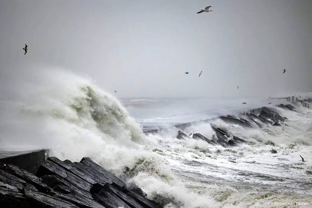 code geel vanwege zware windstoten door storm dudley1644989550