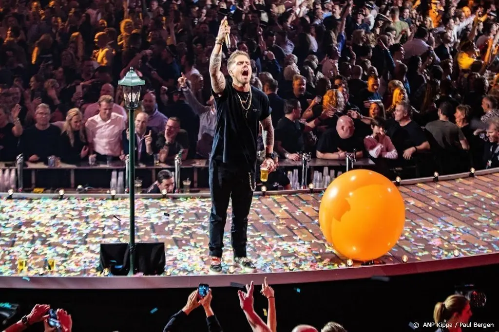 concerten holland zingt hazes gaan volgende maand door1633853071