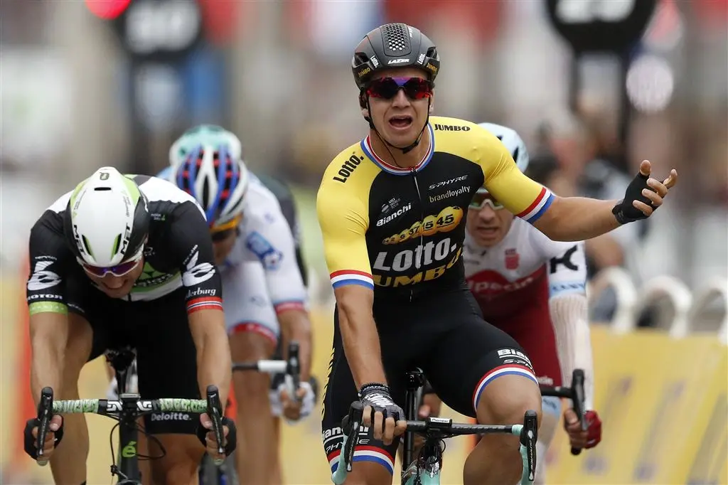 dylan groenewegen wint slotrit froome tour1500831661