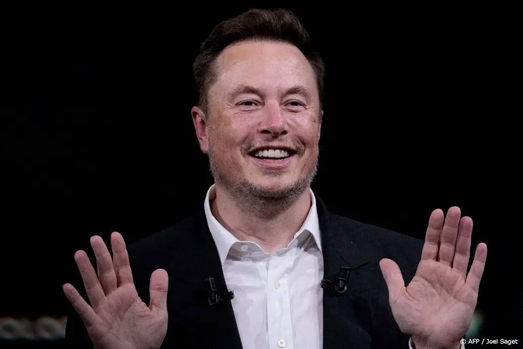 elon musk moet mogelijk nek en rugoperatie ondergaan1691390223