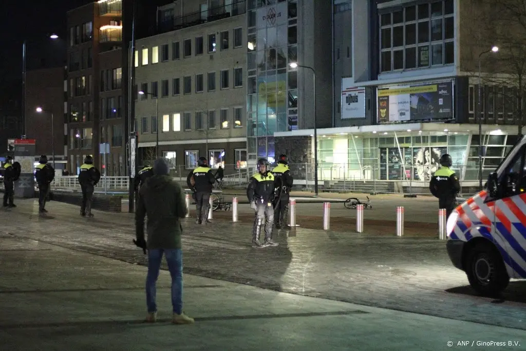 enschedees ziekenhuis aangevallen door relschoppers1611529231
