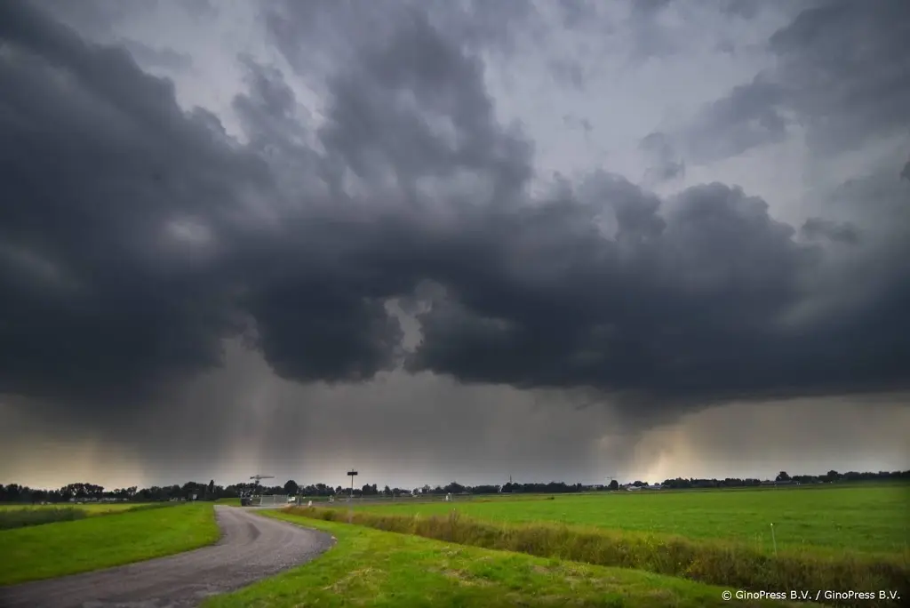forse regenval in groningen valt halve maandsom1569823685