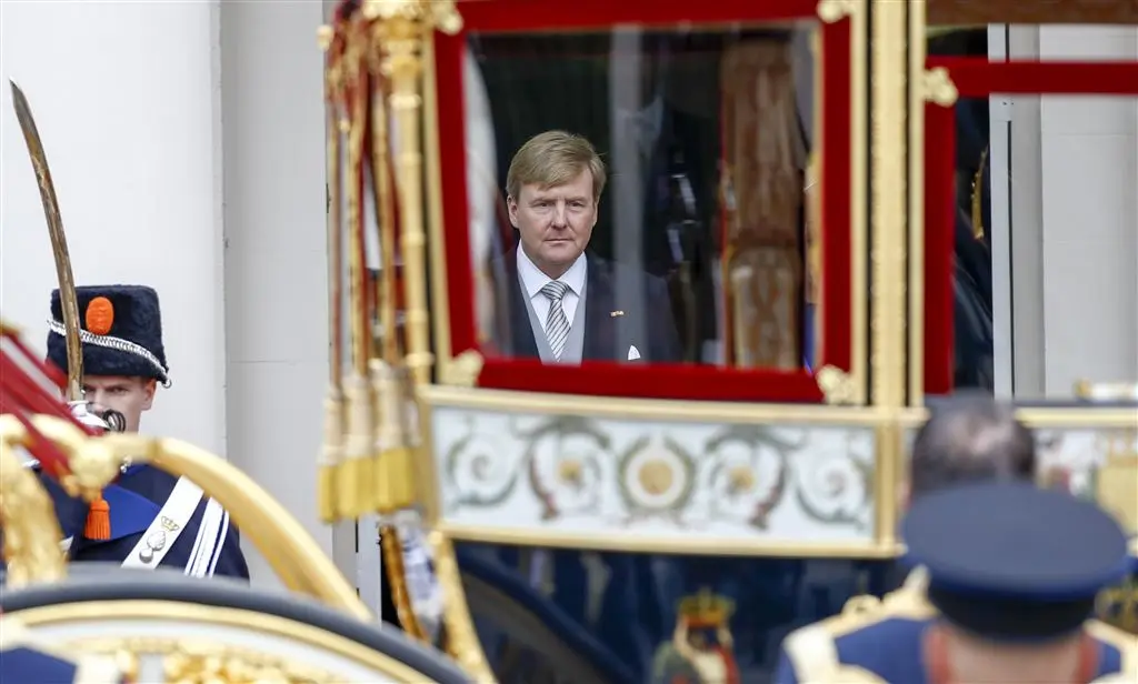 glazen koets aangekomen bij ridderzaal1474370435