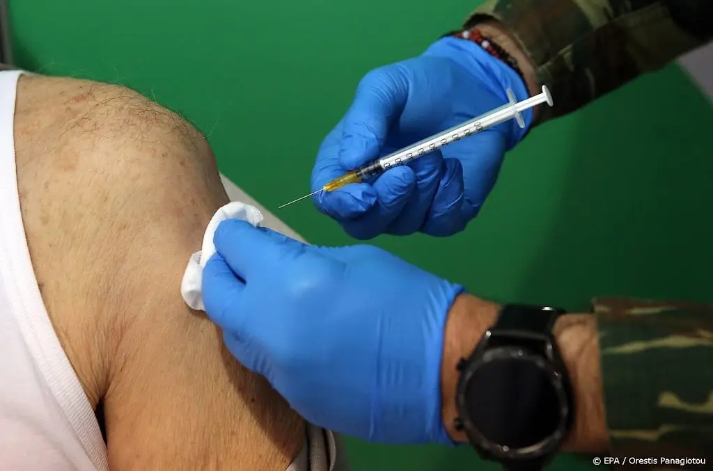 griekenland beboet 60 plussers die zich niet laten vaccineren1638268660