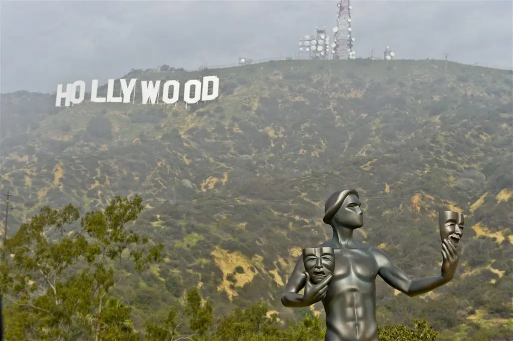 hollywood ontwaakt als hollyweed1483290307