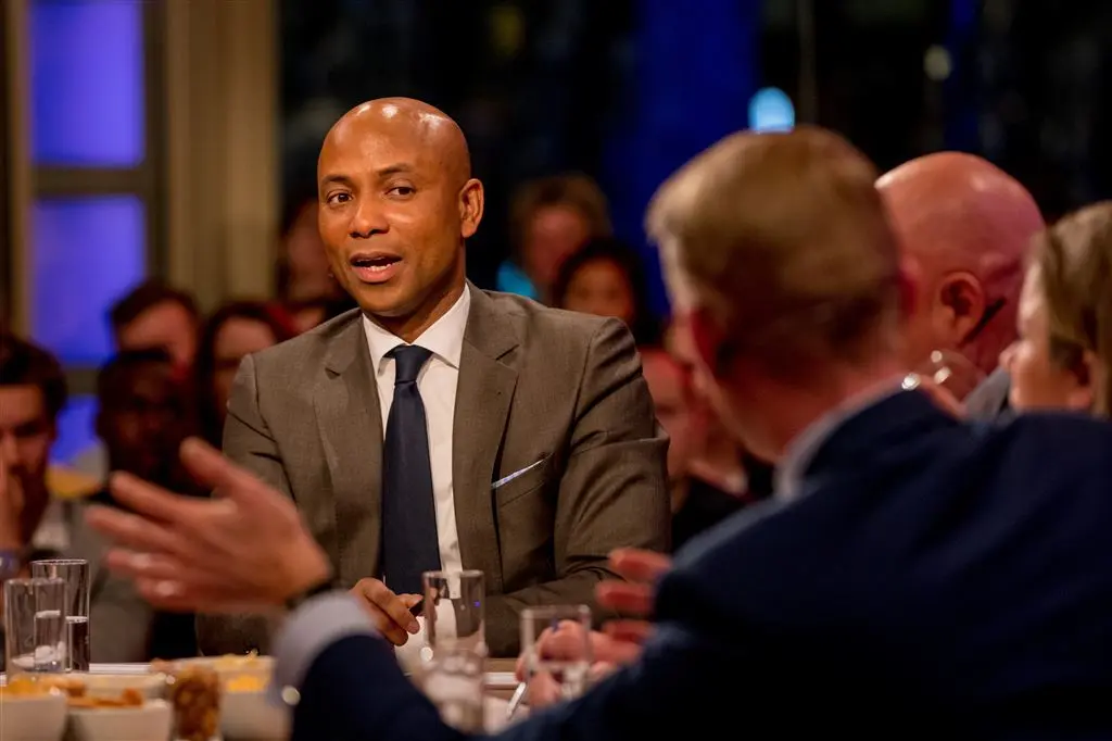 humberto tan blijft geloven in rtl late night1506711365