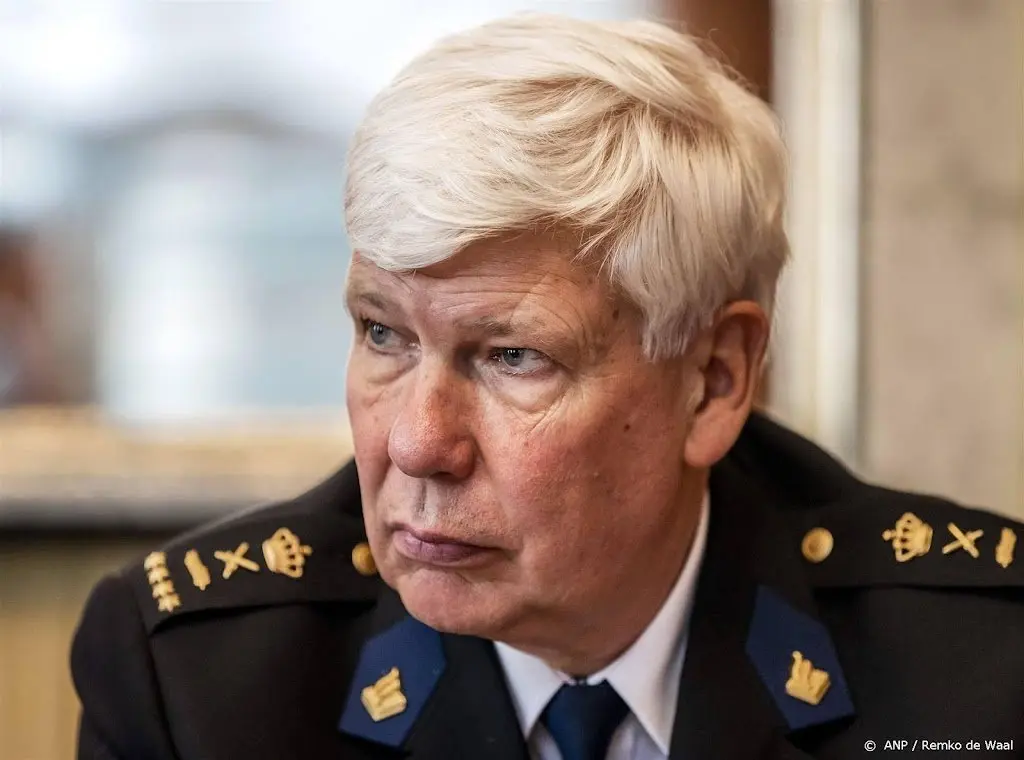 korpschef henk van essen vertrekt begin volgend jaar1694006234