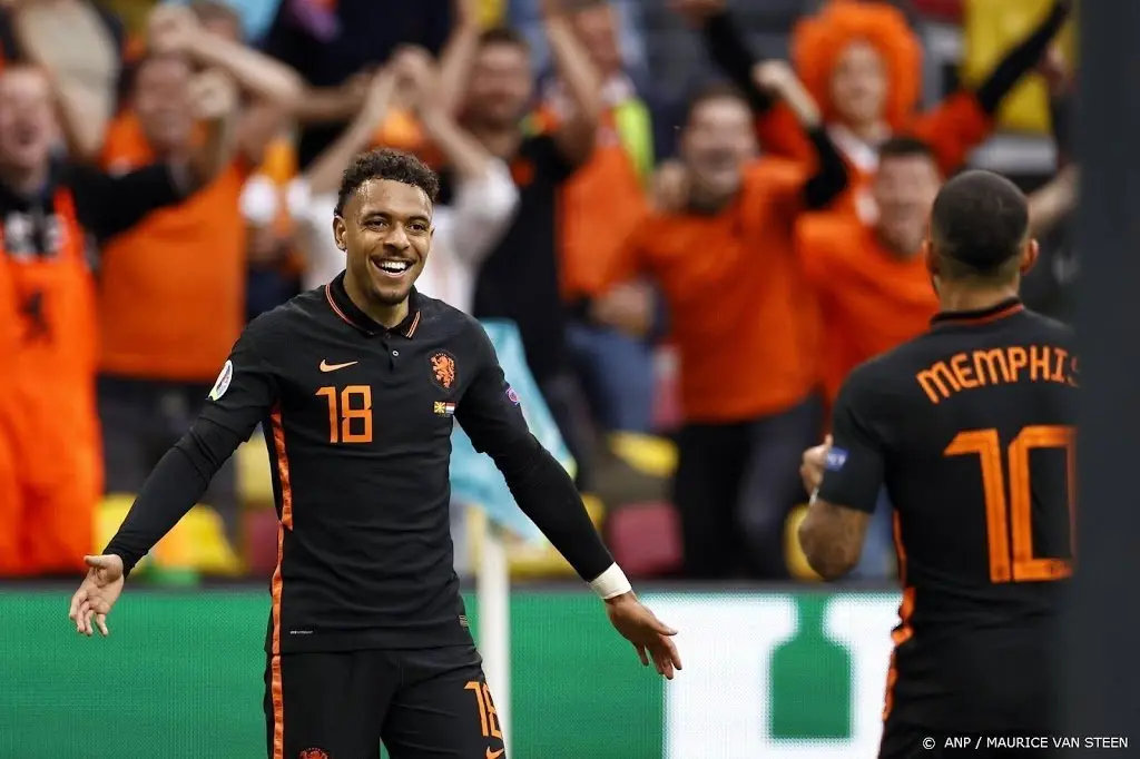 kranten lovend over tandem malen depay1624327500