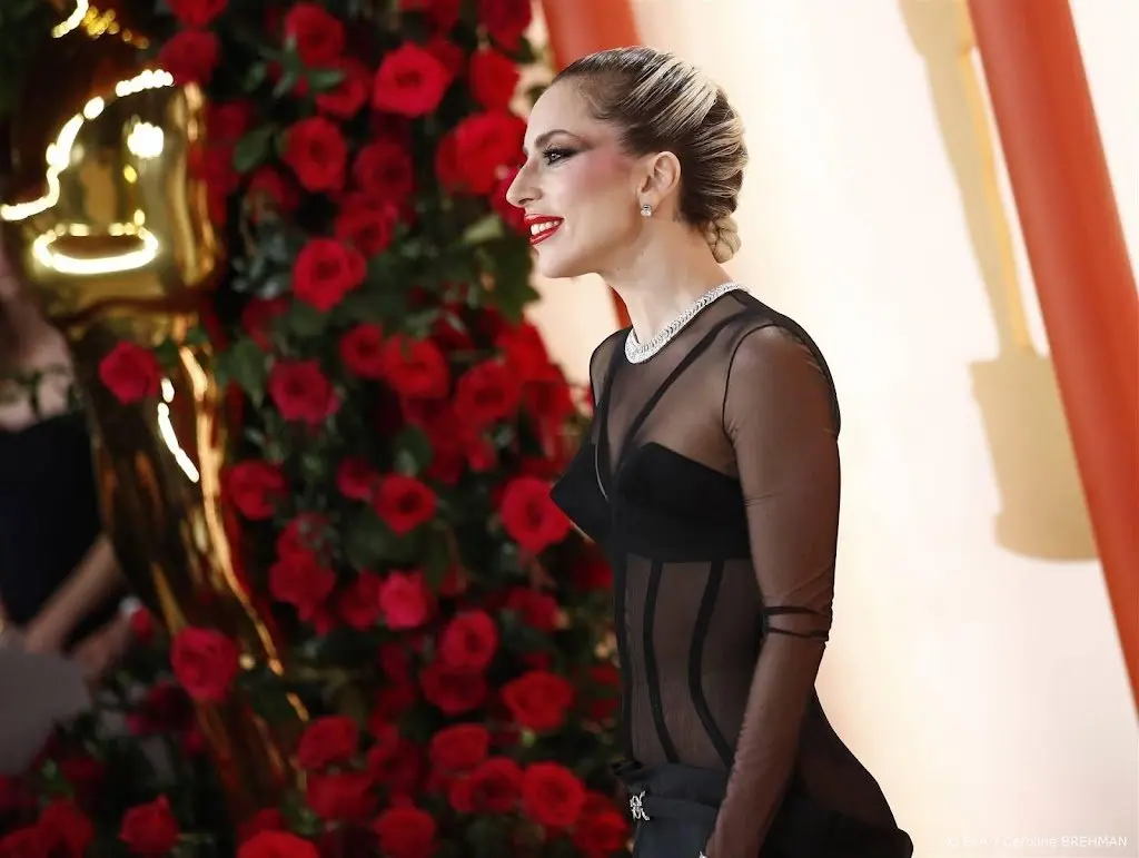 lady gaga deelt met fans waarom ze minder op sociale media is1687034684