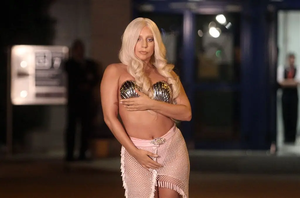 lady gaga wordt steeds dikker1434831388