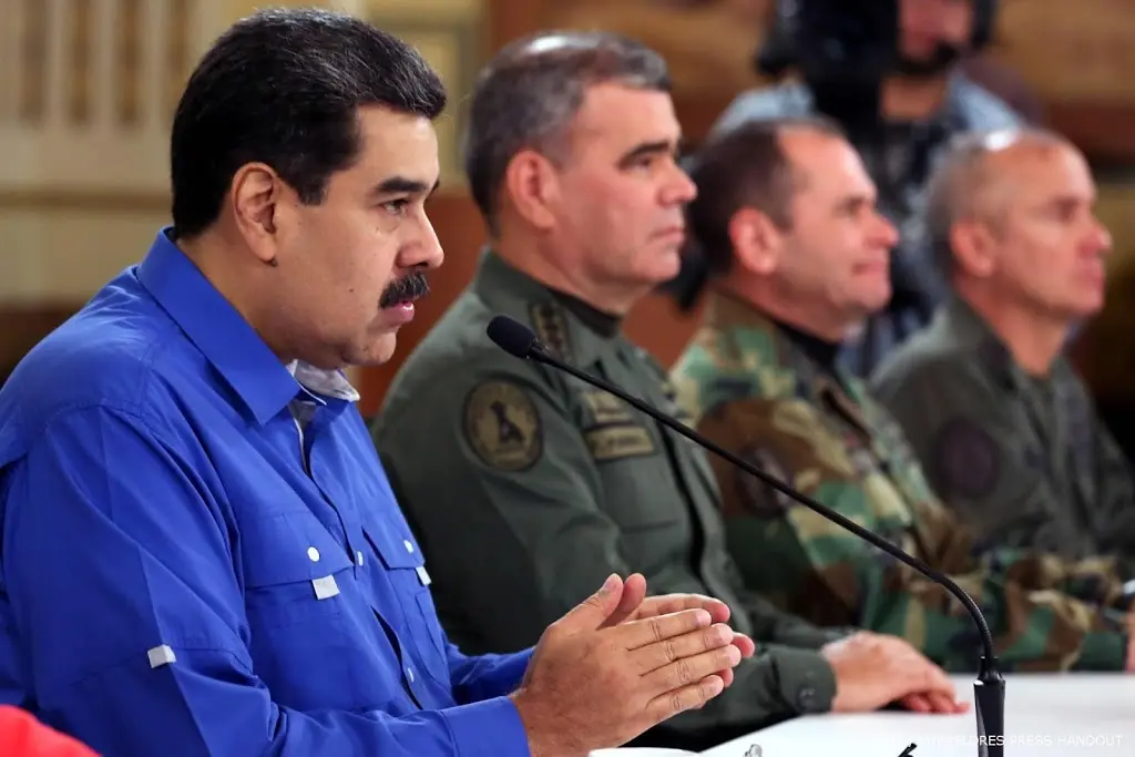 legerhelikopter venezuela stort neer 7 doden1557026657