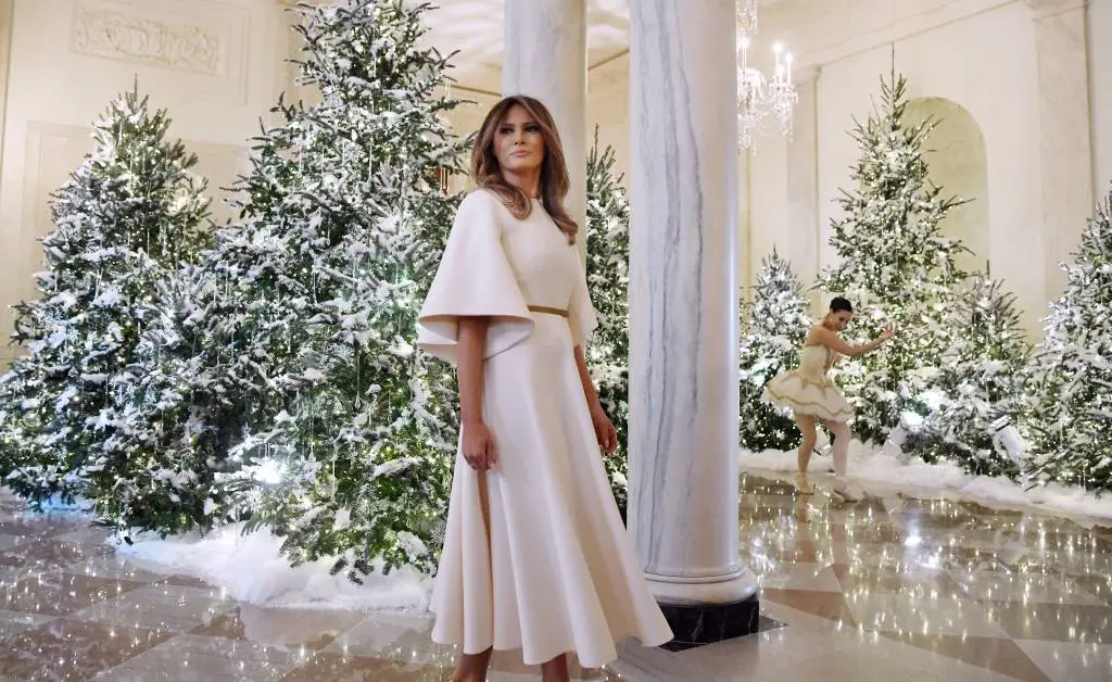 melania tovert witte huis om in kerstbomenbos1511856247