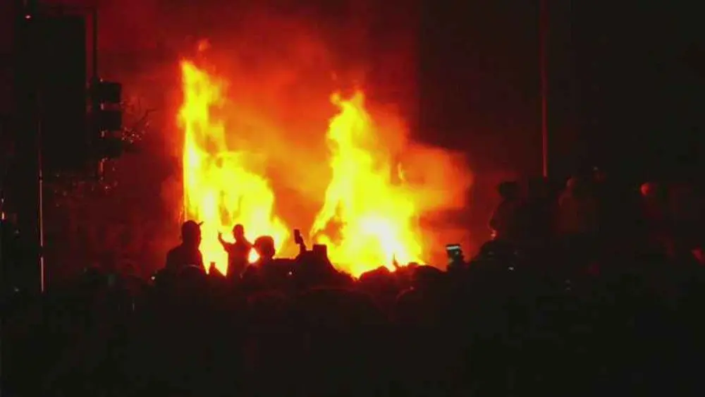 minneapolispolice 3rdprecinctfireprotest