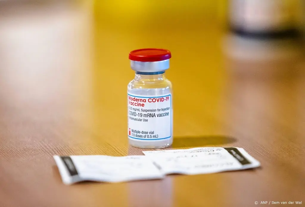 nederland koopt nog acht miljoen doses van moderna vaccin1612342153