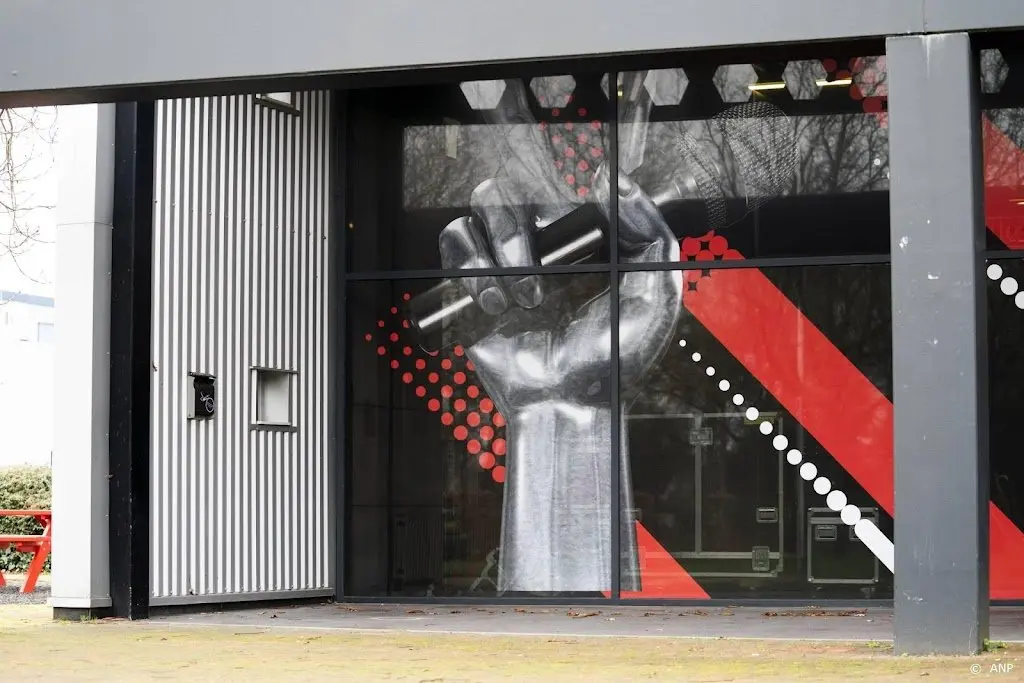 om stelt strafrechtelijk onderzoek in naar aangiften om the voice1650877984