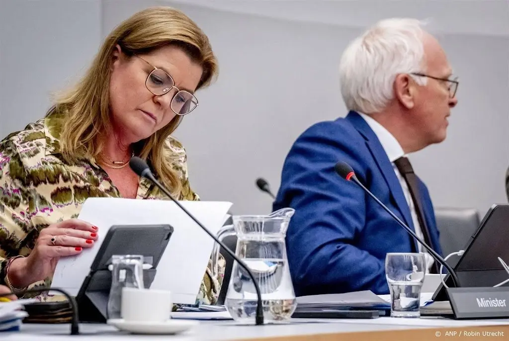 ongeveer 500 piekbelasters willen praten over uitkoop1694108238