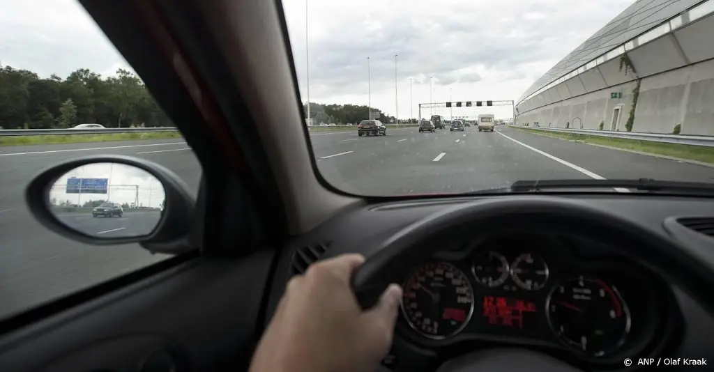 oom laat 15 jarige jongen rijden op de a201617572910