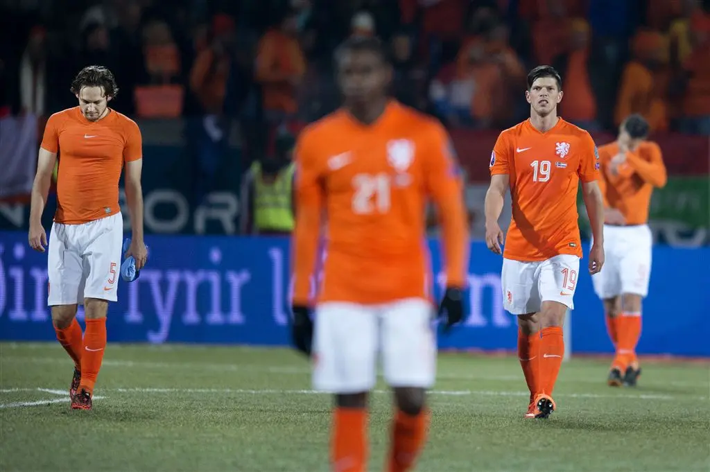 oranje afstotelijk onmachtig en wanhopig1413260906