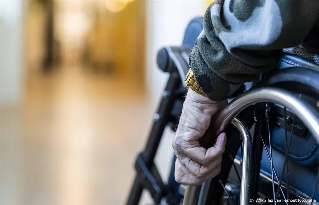 ouderenzorg naar rechter financiele situatie wordt onhoudbaar1690529299