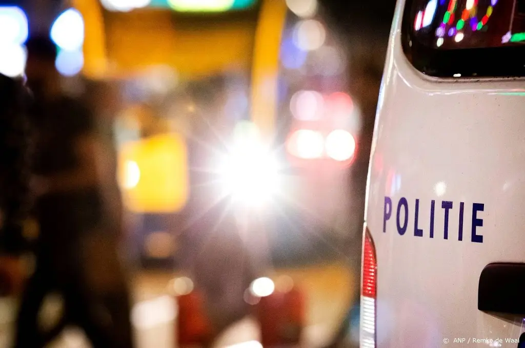 politie maakt einde aan feest met honderd aanwezigen1609038033