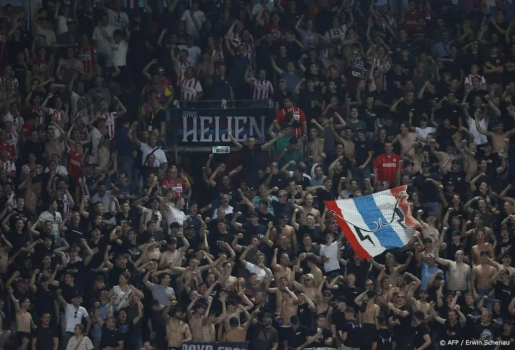 psv fans in oostenrijk opgepakt voor slaan en schoppen man1692189384