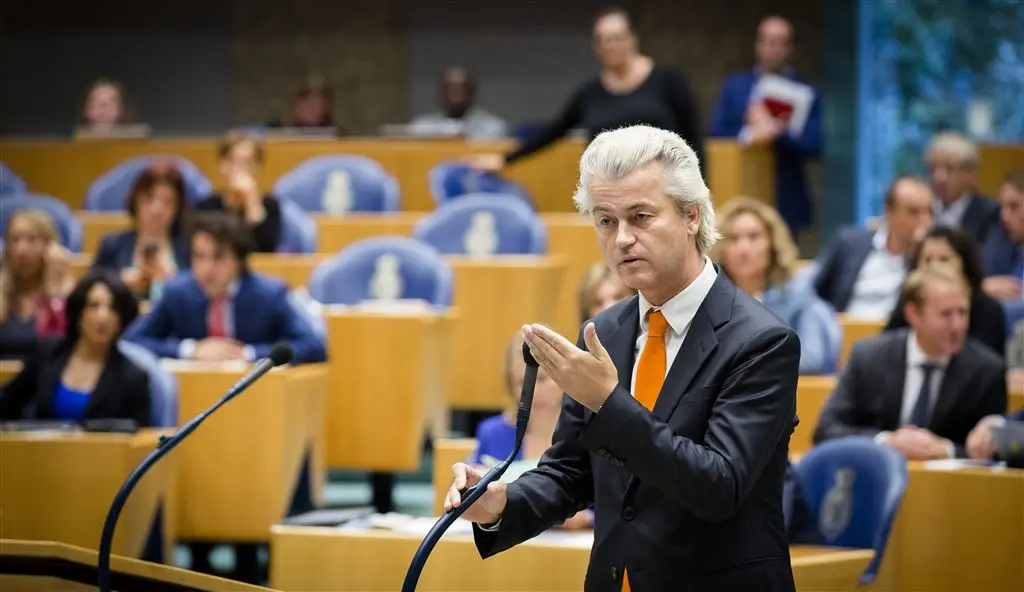 pvv spint garen bij onvrede migrantenstroom1442736041