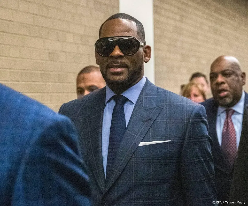 r kelly ik heb nog maar 350 000 dollar1552010172