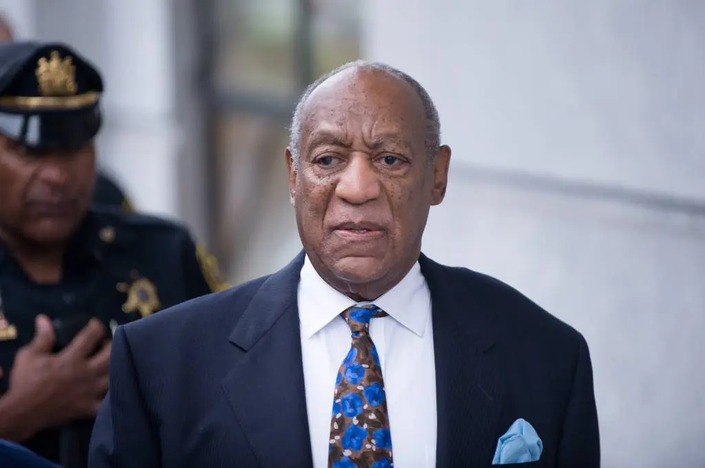 rechter wuift strafherziening cosby weg1540348813