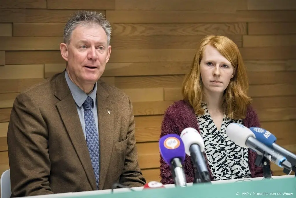 rector stopt per direct na ophef over seksuele intimidatie1695820168