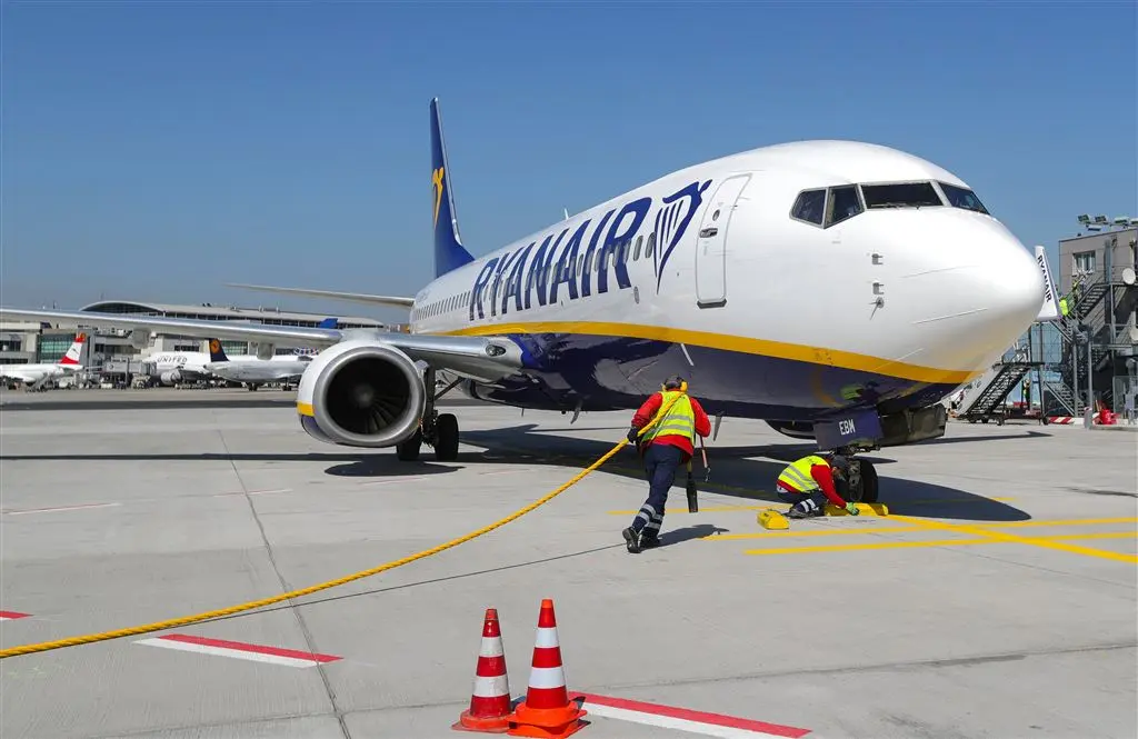 ryanair slaat handen ineen met air europa1495543446