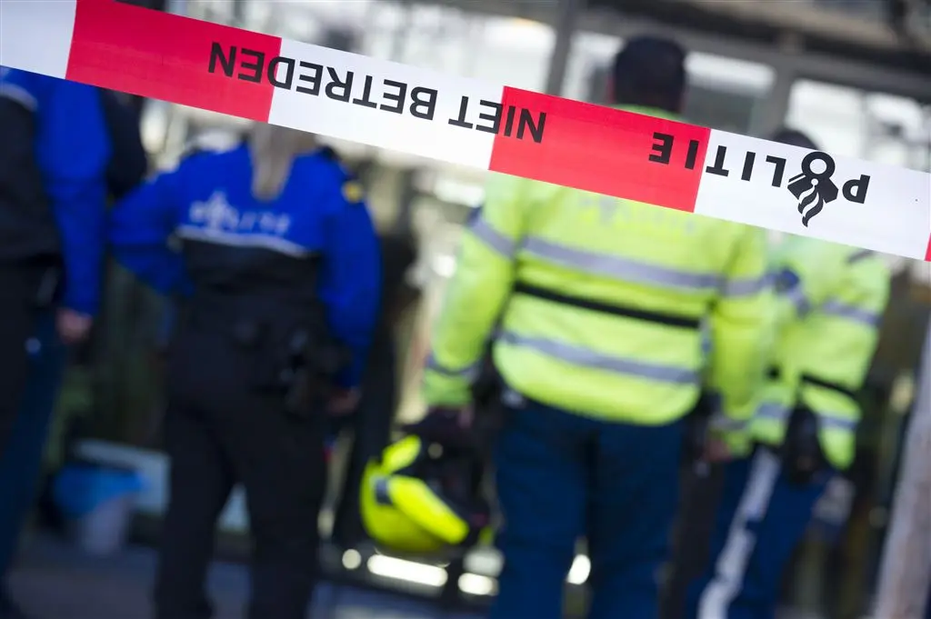 school opgeschrikt door zelfmoord docent1484561523