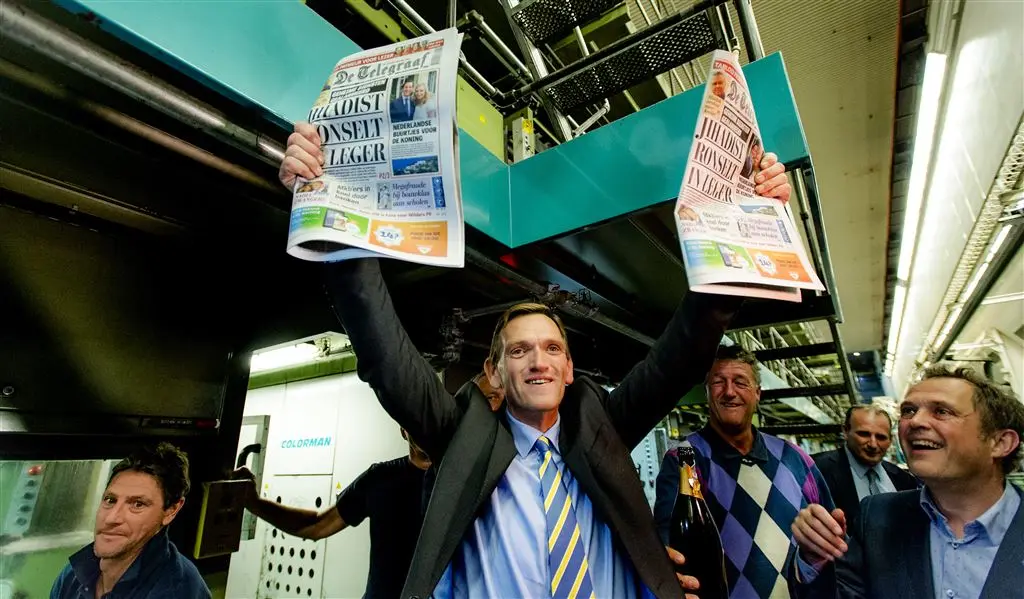 sjuul paradijs vertrekt bij de telegraaf1431899765