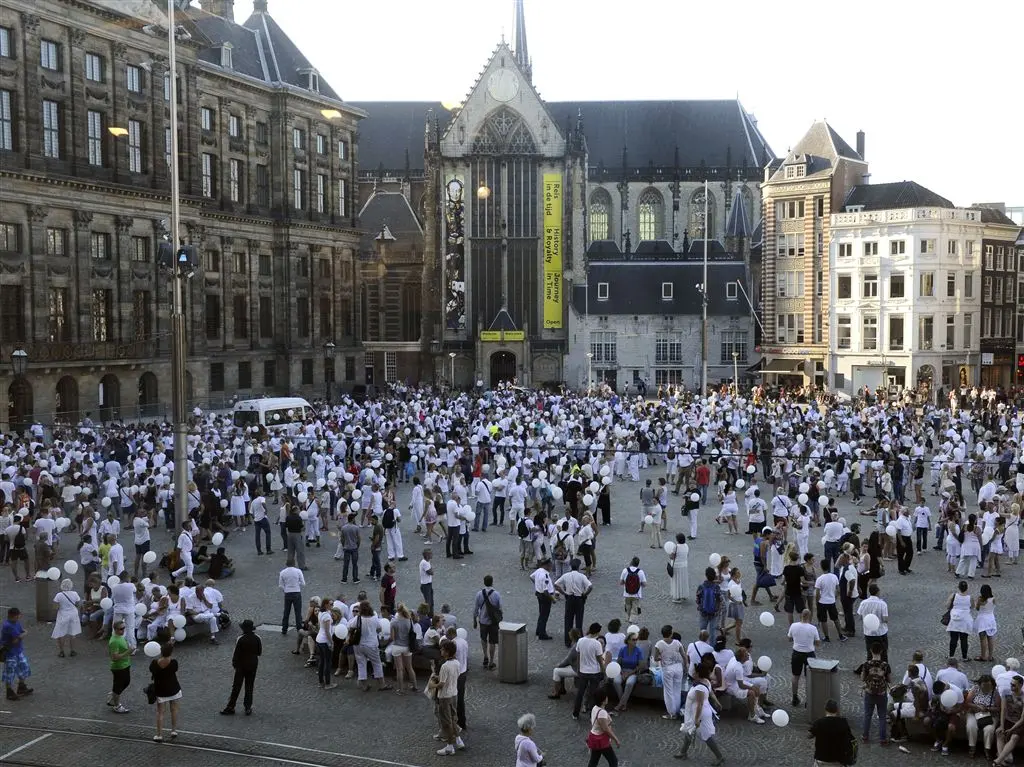 stille tocht door amsterdam begonnen1406140814