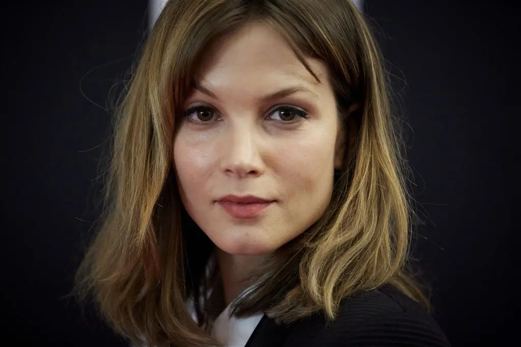sylvia hoeks scoort rol in blade runner film1461725100