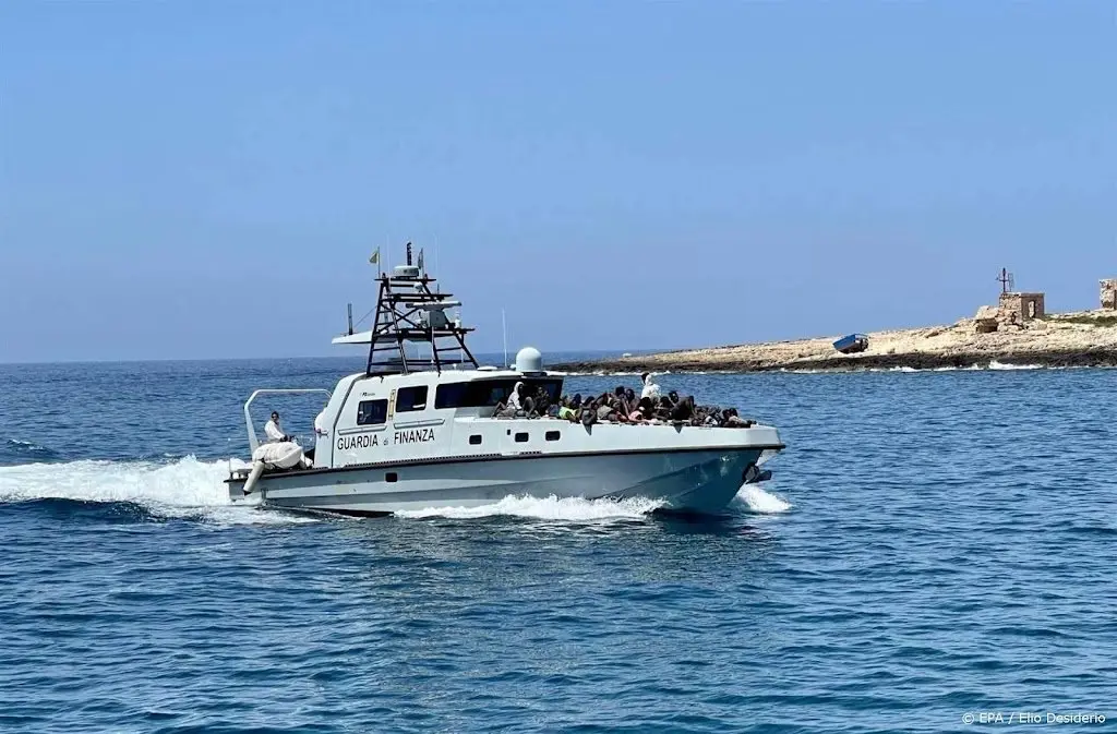 tientallen migranten op zee vermist bij italie1691317720