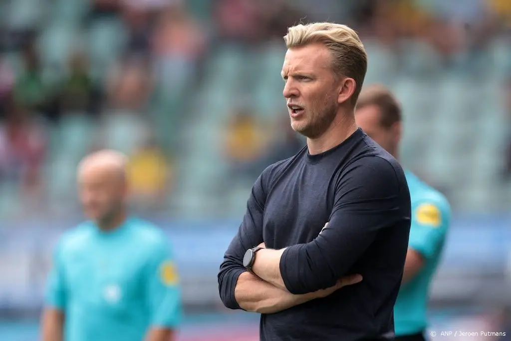 trainer kuijt noemt situatie bij ado den haag heel onveilig1668644664