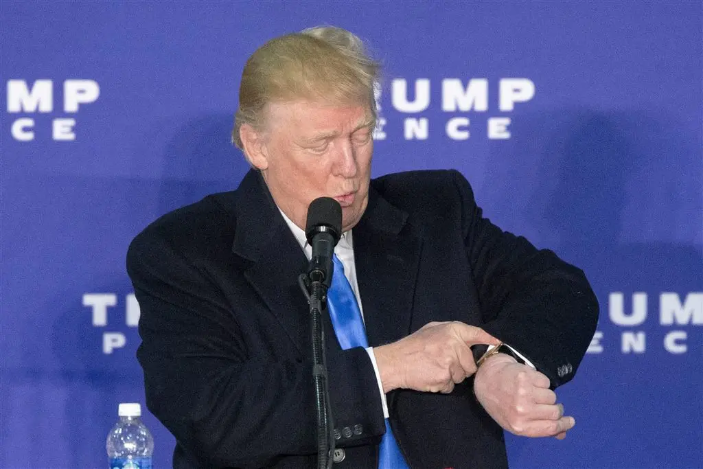 trump schikt in onderwijsfraude1479505943