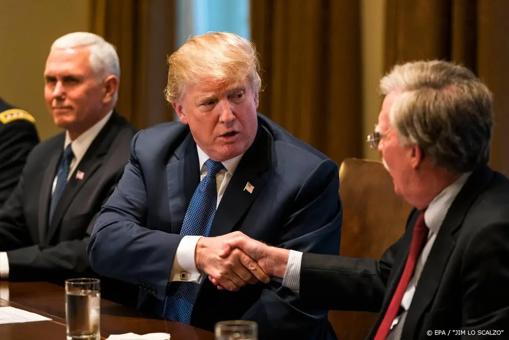 trump uitbrengen boek ex veiligheidsadviseur bolton is strafbaar1592270172