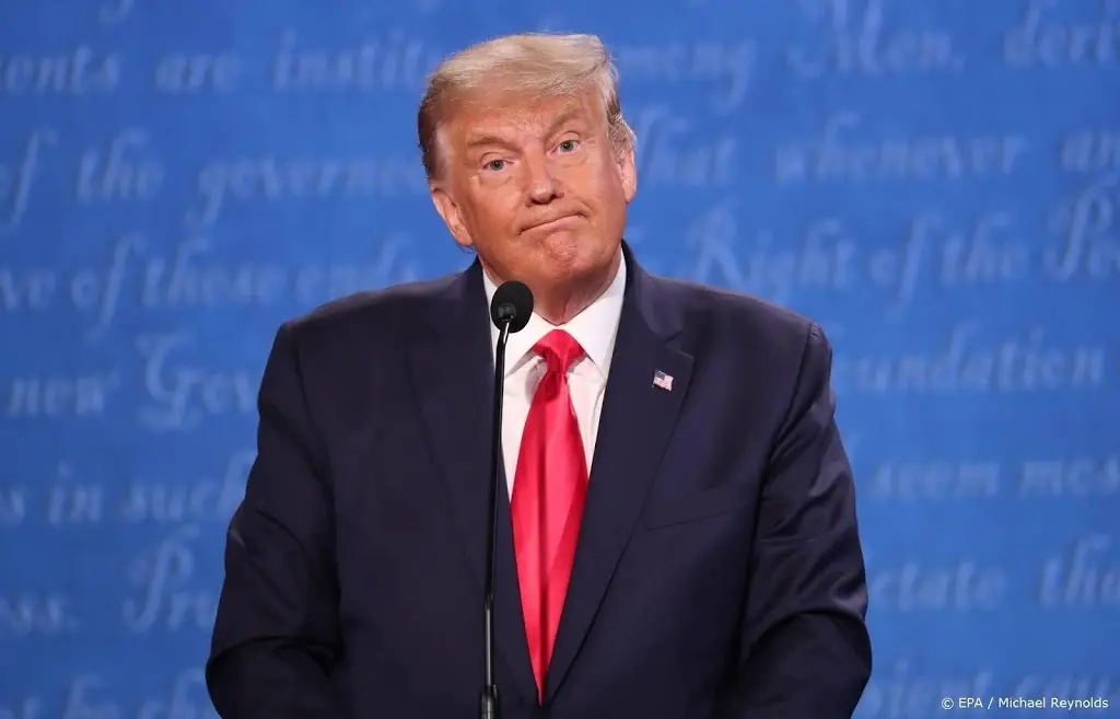 twitter schaart trump onder loser1604776810