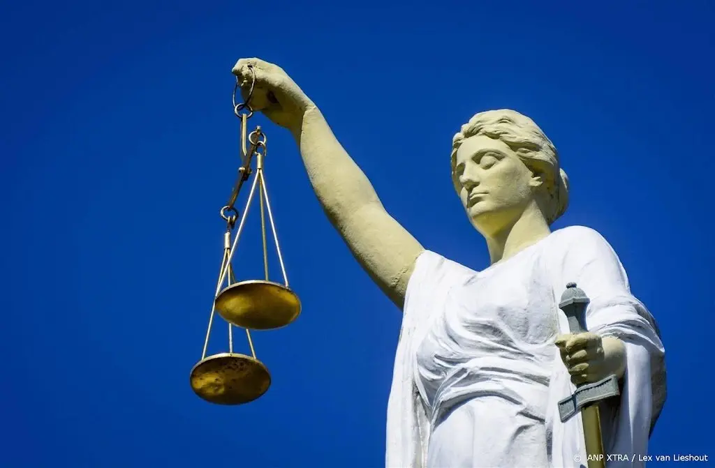 uitvinder crompouce sleept na apers voor rechter1700048477