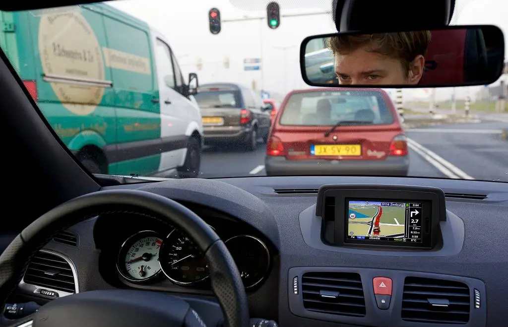 vermoeid in auto te vergelijken met slok op1531974976