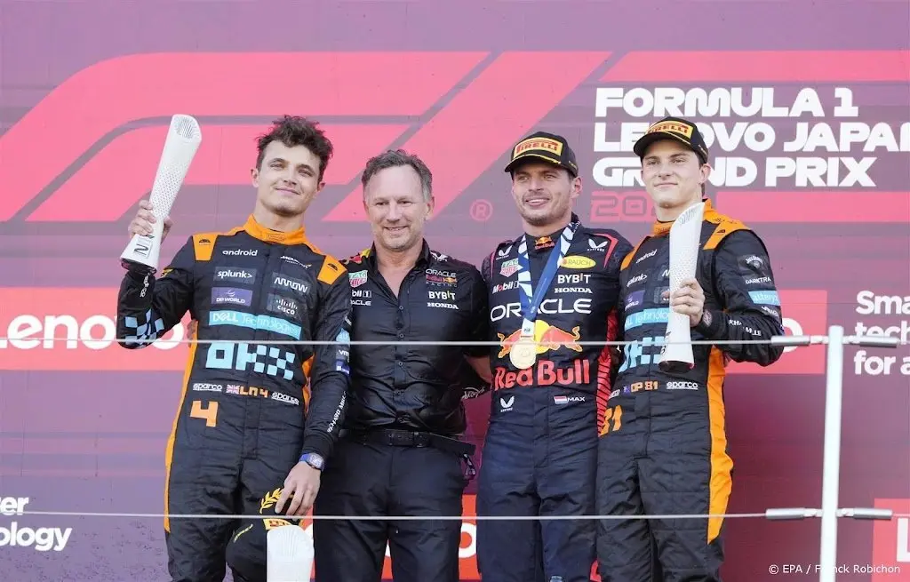 verstappen na geweldige zege vooral trots op teamtitel red bull1695542260