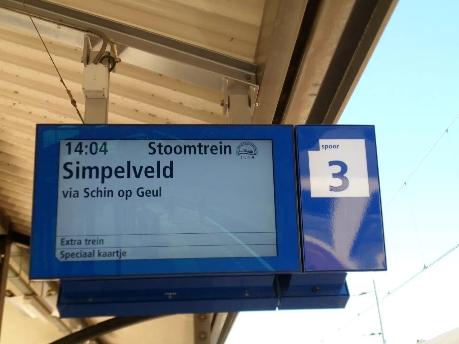 vertrekbord stoomtrein zlsm te station valkenburg
