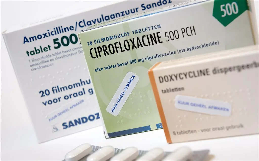 vrouwen slikken vaker antibiotica1454997404