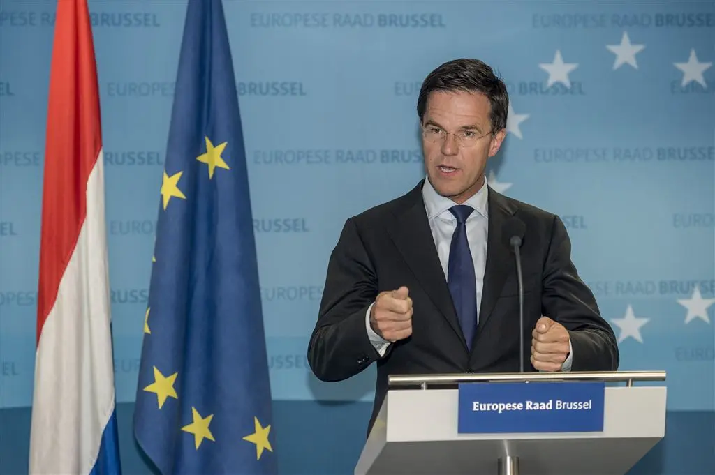 vvders niet blij met grieks besluit rutte1437037445