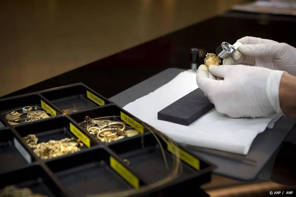 goudprijs stijgt naar nieuw recordniveau1701669632