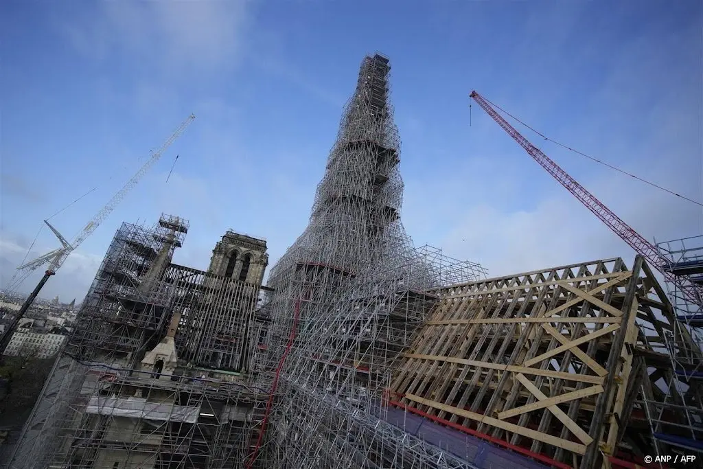 macron de notre dame wordt over precies een jaar heropend1702049622