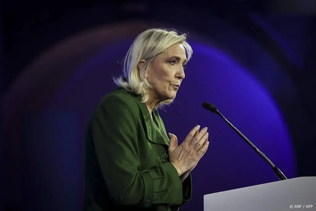 radicaal rechtse politica le pen voor de rechter om verduistering1702049574
